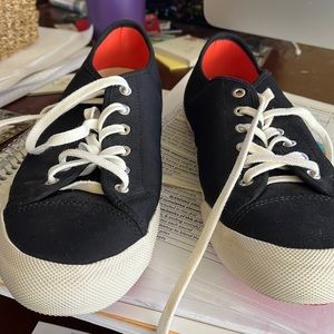 Seavees black sneakers